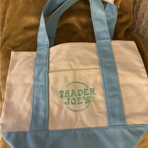 Trader Joe's Blue and White Canvas Tote Bag never used smoke free home